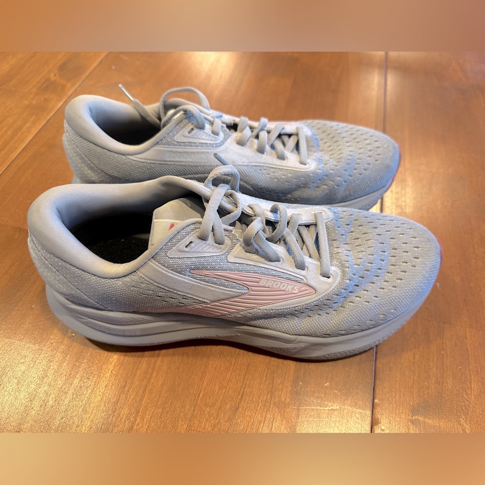 Brooks Adrenaline 24 size 9.5 D
